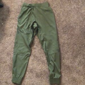 Virus INTL joggers